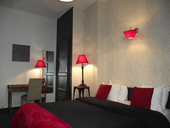 room-image