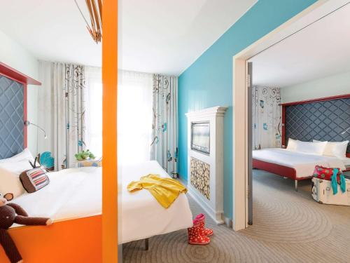 room-image