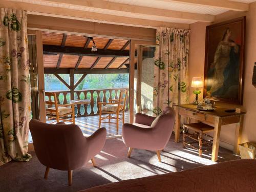 room-image