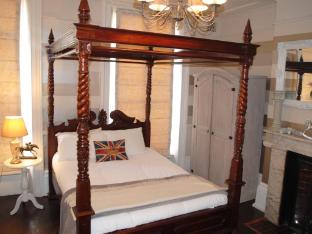 room-image