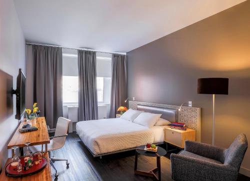 room-image