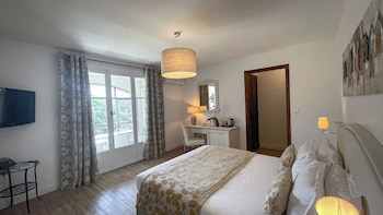 room-image