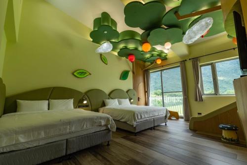 room-image