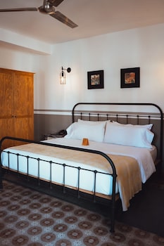 room-image