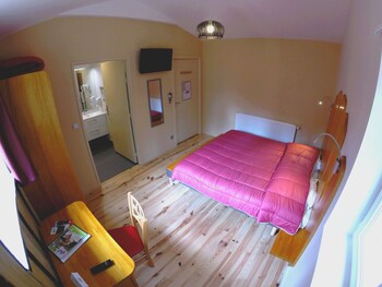 room-image