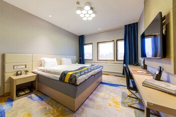 room-image
