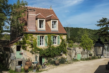 room-image