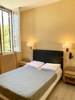 room-image
