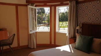 room-image