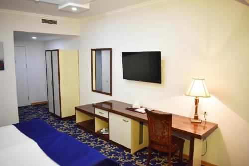 room-image