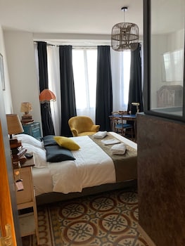 room-image