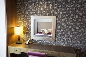 room-image
