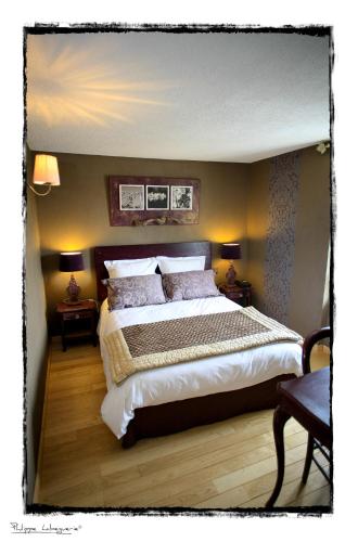 room-image
