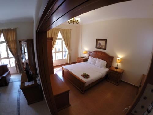 room-image
