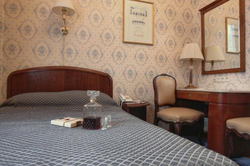 room-image