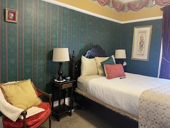 room-image