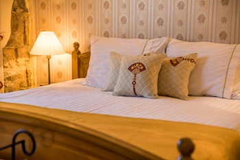 room-image