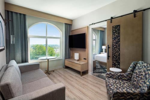 room-image