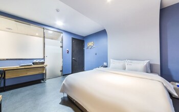 room-image