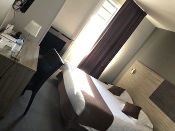 room-image