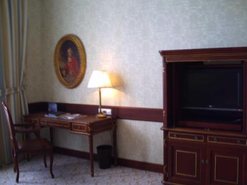 room-image