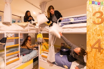 room-image