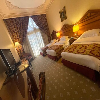 room-image