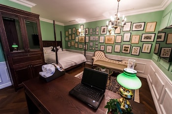 room-image