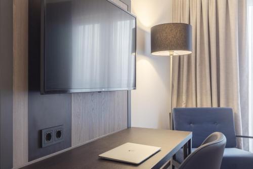 room-image