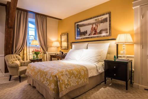room-image