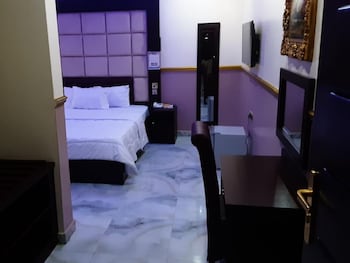 room-image