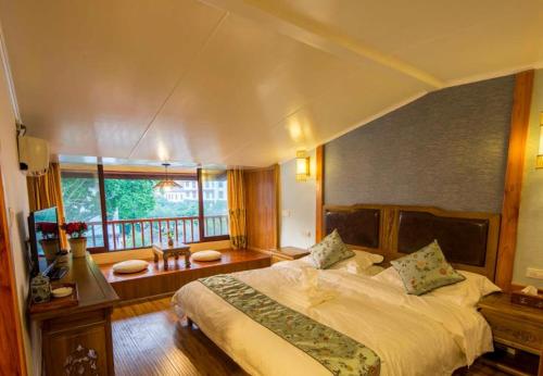 room-image