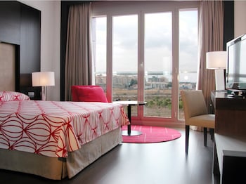 room-image