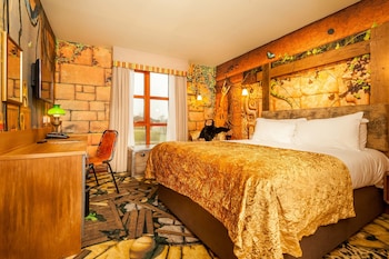 room-image