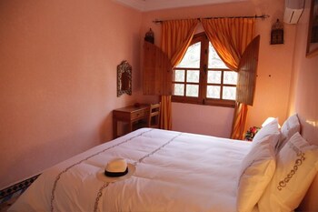 room-image