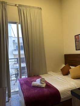 room-image