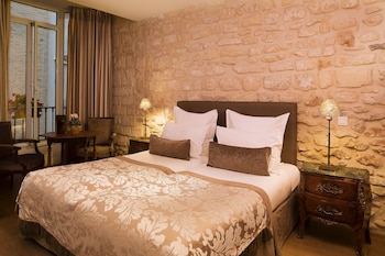 room-image