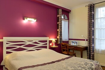 room-image