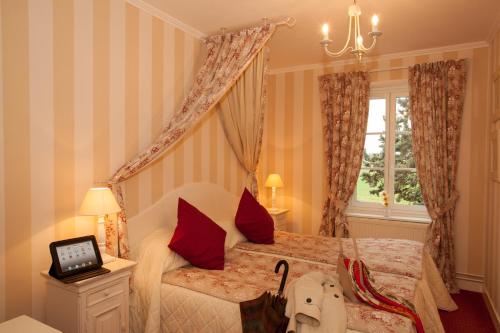 room-image