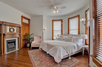 room-image