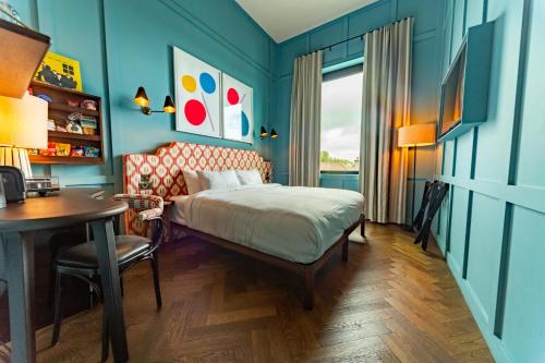room-image