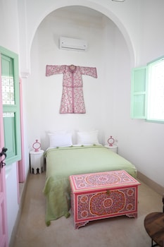 room-image