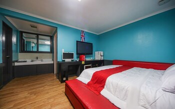 room-image