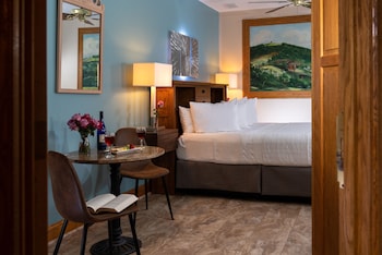 room-image