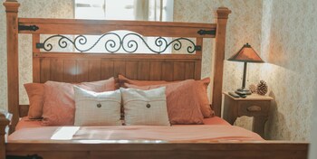 room-image