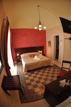 room-image