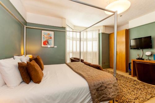 room-image