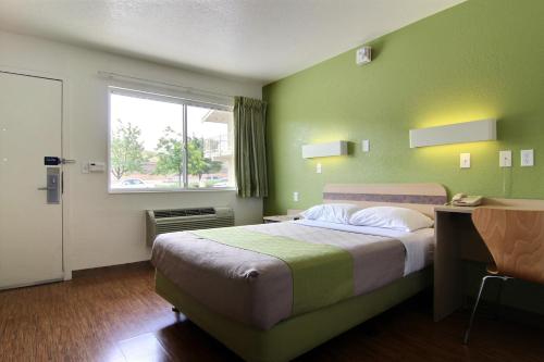 room-image