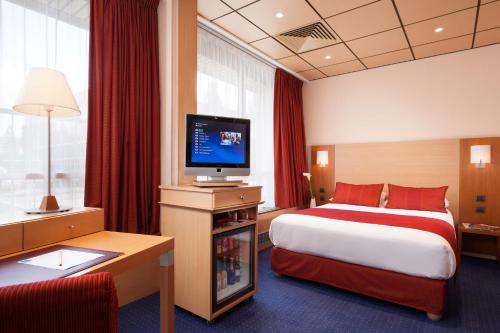room-image