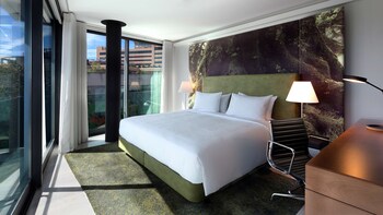 room-image